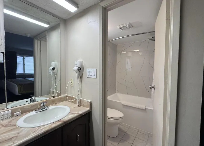Super 8 By Wyndham Guelph