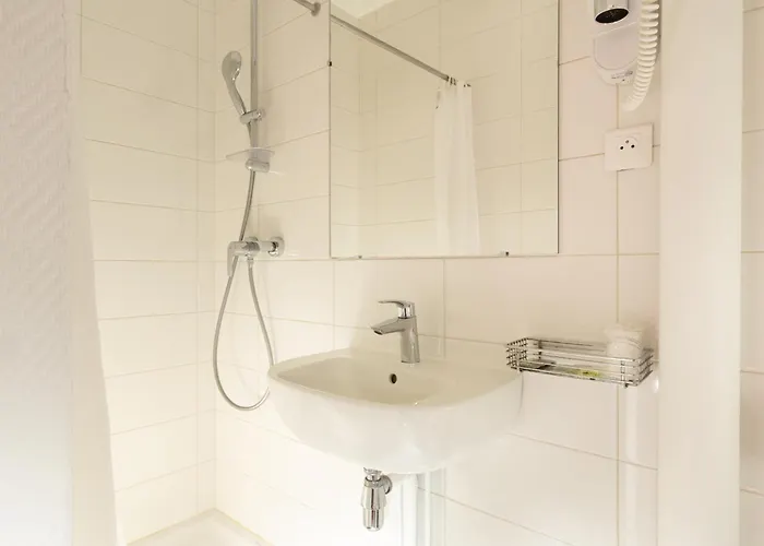 Hotel Saint Roch Parigi