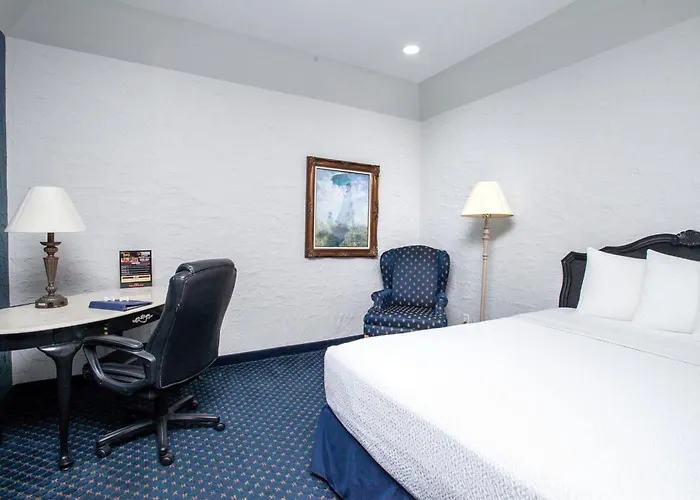 Chateau Hotel And Conference Center