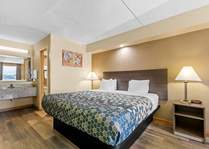 Econo Lodge Panama City St Andrews