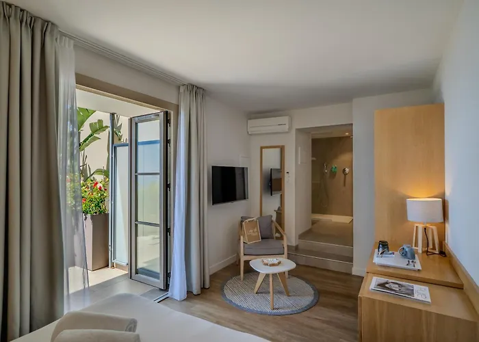 Rayol-Canadel-sur-Mer Hotels