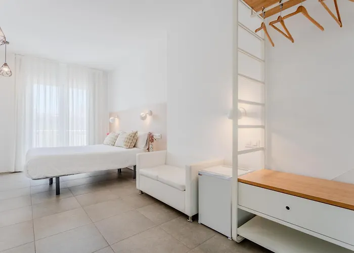 Hostal La Isla Carboneras