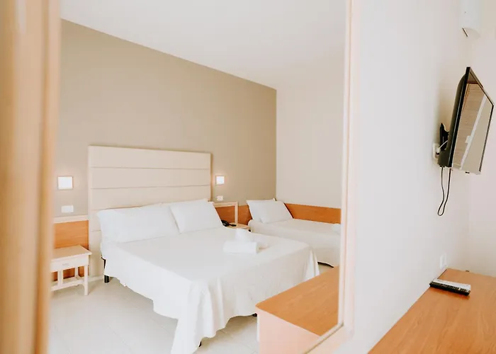 Hotel Holiday