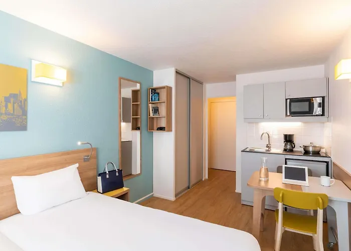 Aparthotel Adagio Access La Défense - Place Charras Courbevoie