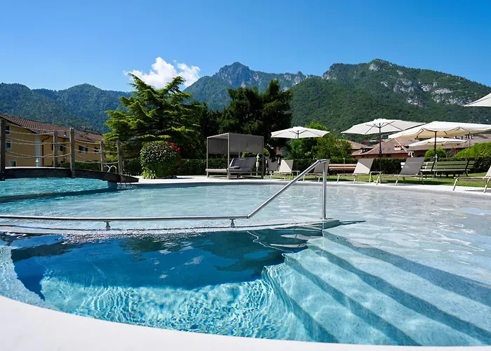 Good Life Hotel Garden - Private Spa And Pool Pieve Di Ledro