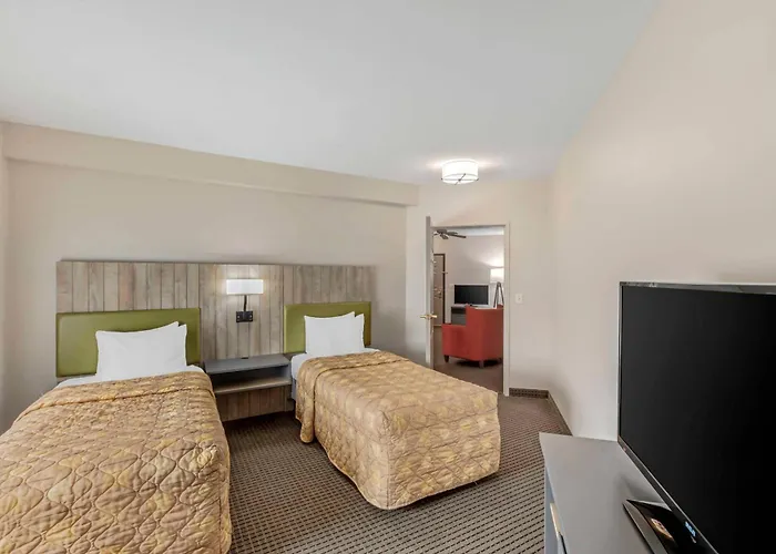 Elk Grove Village Hotels