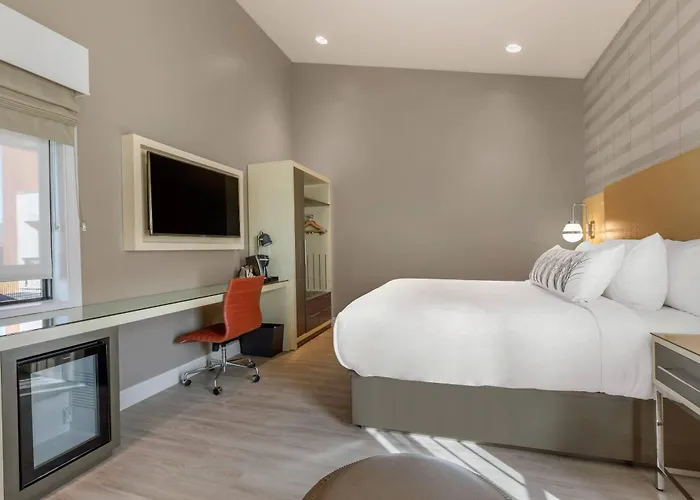 Torrance Hotels