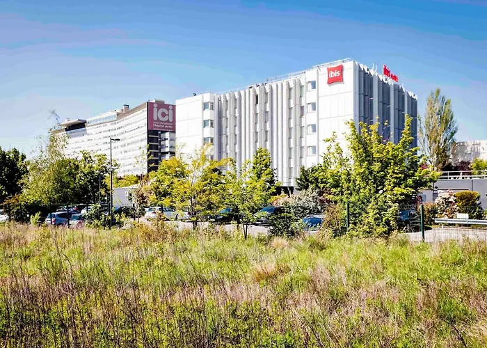 Hotel ibis Lyon Est Bron