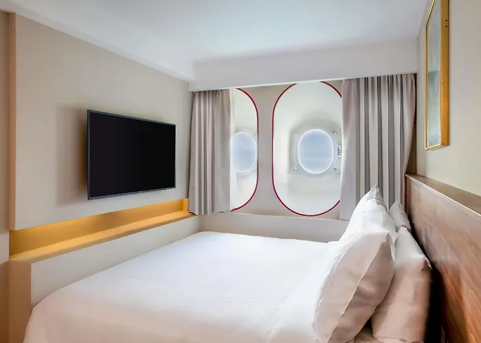 Queen Elizabeth 2 Hotel Dubai