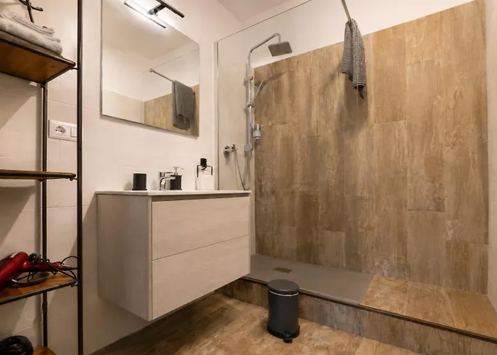 Industrial Chic House - Private Parking