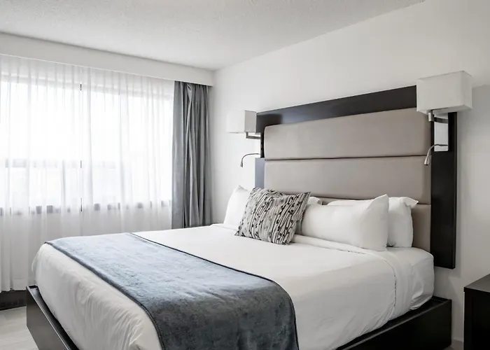 Ottawa Embassy Hotel & Suites