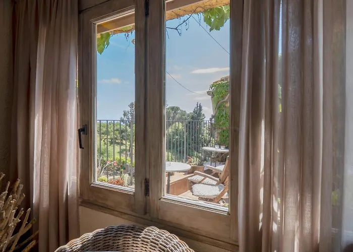 Hoteles en Palau-Saverdera