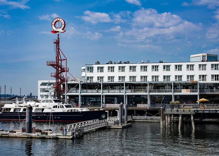 North Vancouver Hotels