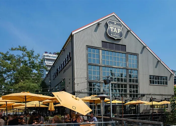 Hotels in North Vancouver
