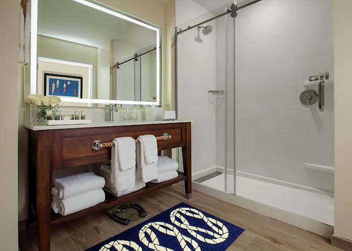 Hyannis Harbor Hotel (Adults Only)
