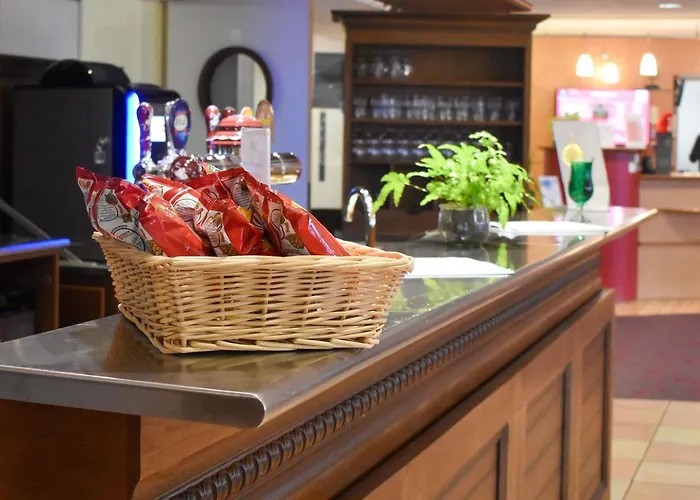 Albert Hotels