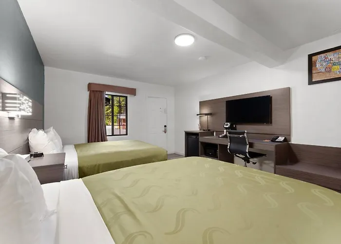 Econo Lodge Inn & Suites Heavenly Village Area South Lake Tahoe
