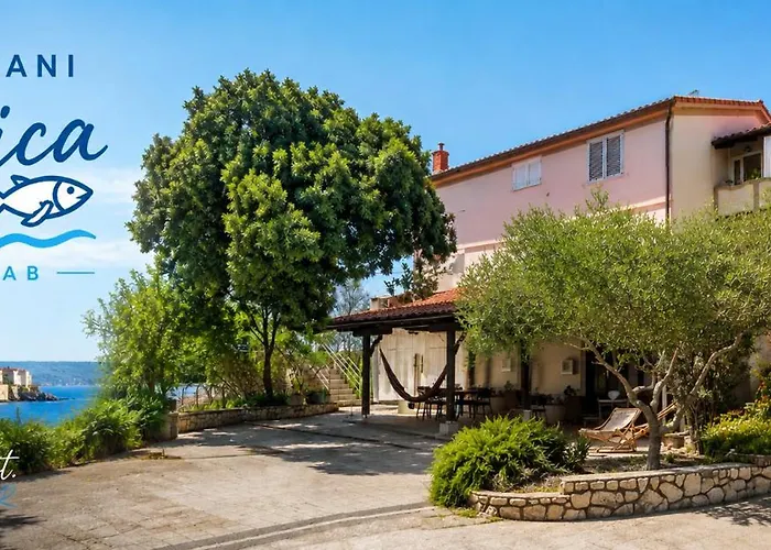 Apartments Ribica Rab Town