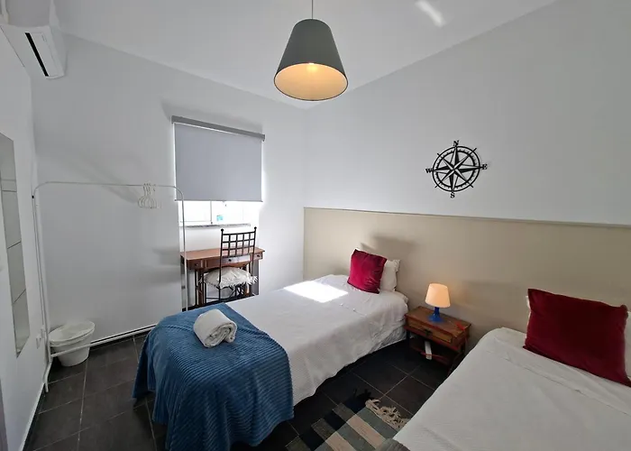 Sleep & Go Faro Airport Guest House