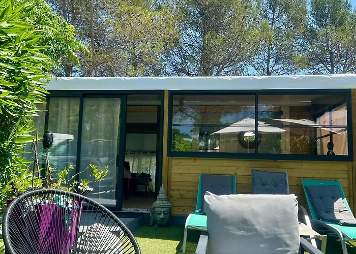 Bungalow de luxe de 60m2 dans camping 5 étoiles Puget-sur Argens