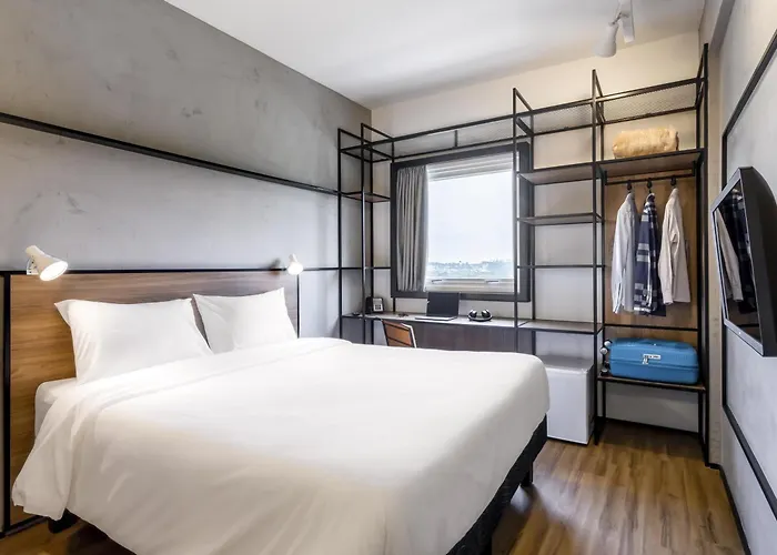 Ibis Aruja Hotel