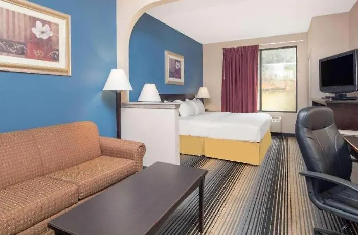 Baymont By Wyndham Laurel Hotel