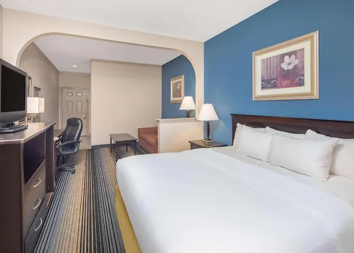 Baymont By Wyndham Laurel Hotel