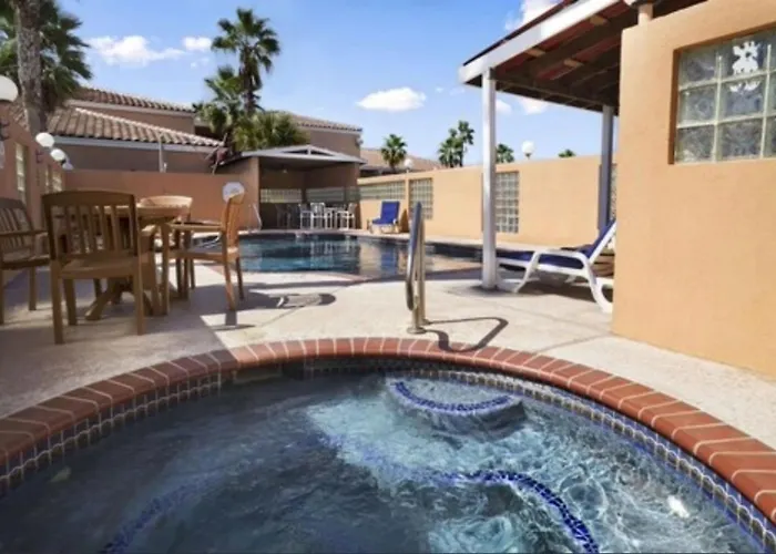 Super 8 By Wyndham South Padre Island Hotel