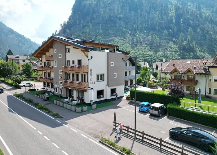Liz Hotel & Apartments