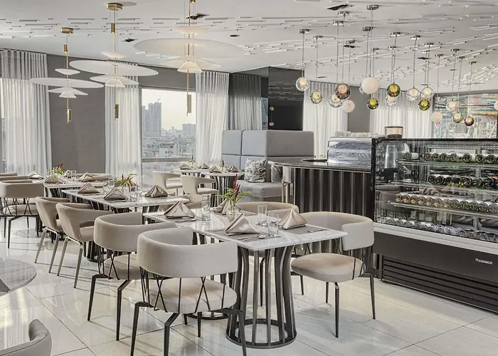 Novotel Suites Manila At Acqua