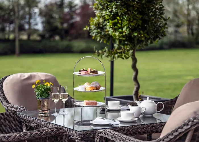 Cobham (Surrey) Hotels