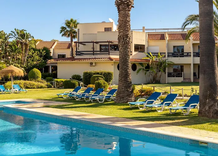 Praia Da Lota Beachfront Resort - Hotel & Apartments Manta Rota