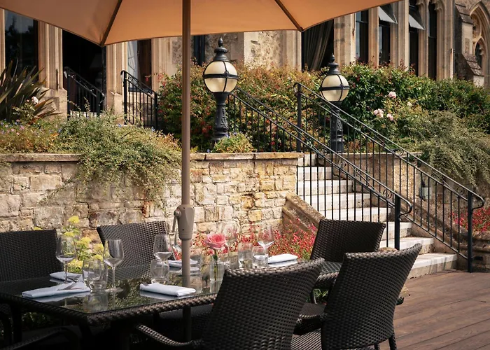 Redhill (Surrey) Hotels