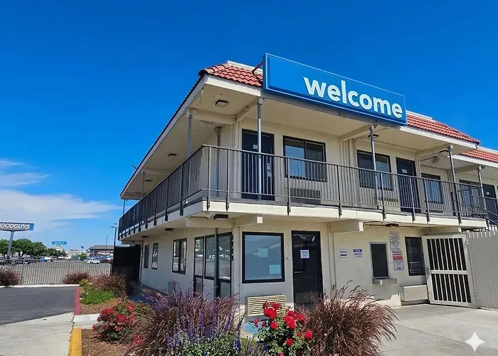 Motel 6-Fresno, Ca - Blackstone South