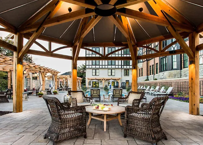 Hotel Roanoke & Conference Center, Curio Collection By Hilton