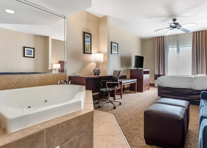 Comfort Inn & Suites Clinton - Jackson West