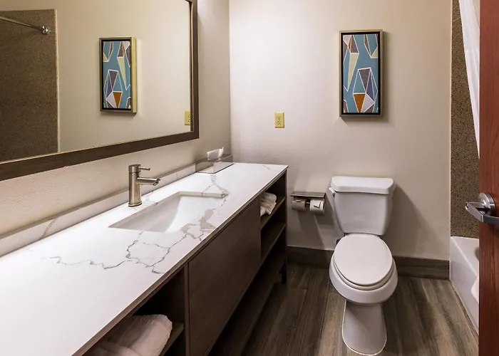 New Iberia Hotels