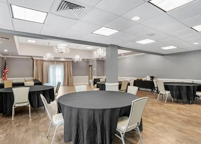 Fairhope Hotels