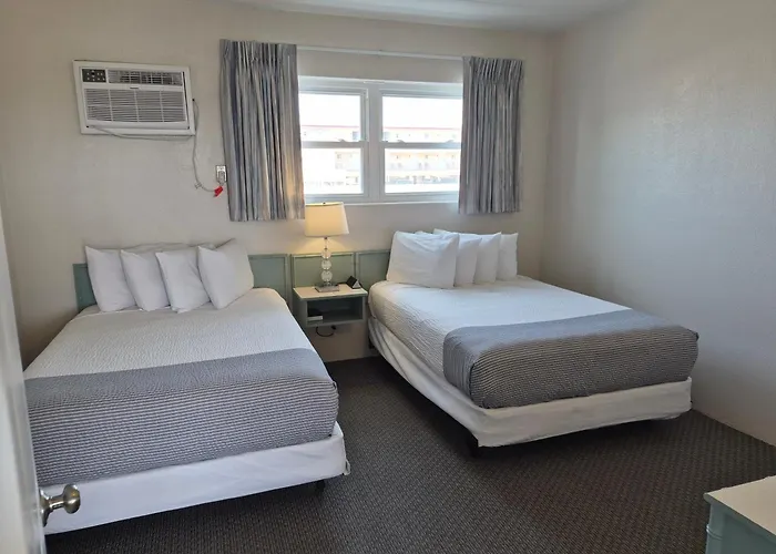 Aquarius Oceanfront Inn