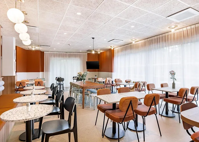 Meyzieu Hotels