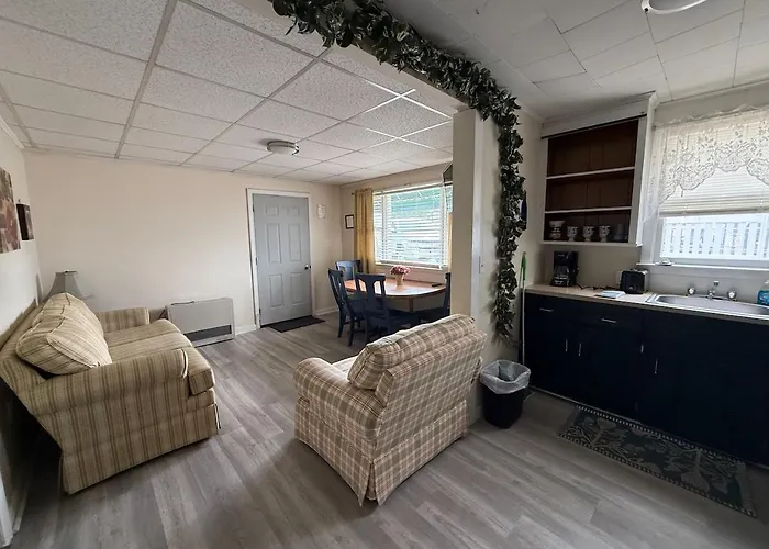 Crosswinds Motel
