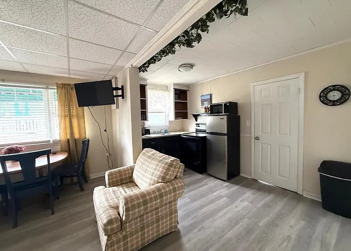 Crosswinds Motel
