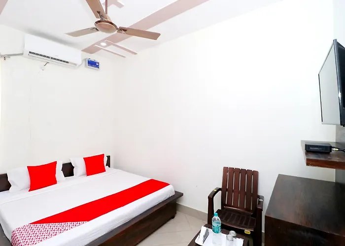 Hotels in Samāna