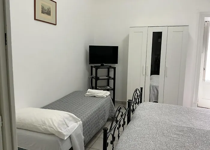Crispi accomodation
