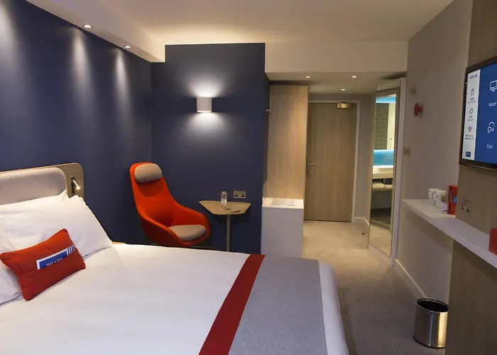 Holiday Inn Express Cambridge West - Cambourne By Ihg