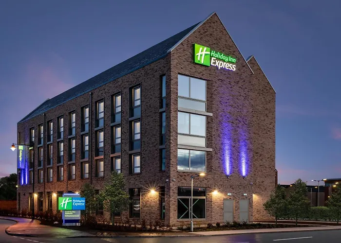 Holiday Inn Express Cambridge West - Cambourne By Ihg