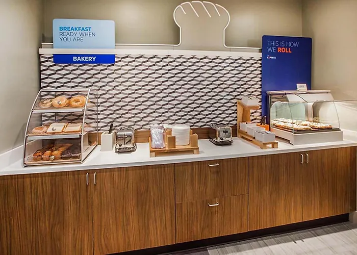 Holiday Inn Express Charleston Us Highway 17 & I-526 By Ihg