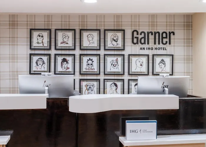 Warren Hotels