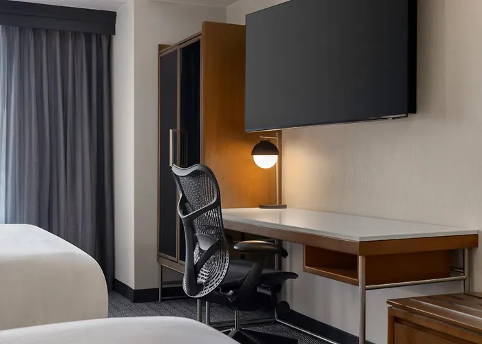 Courtyard By Marriott San Diego Central