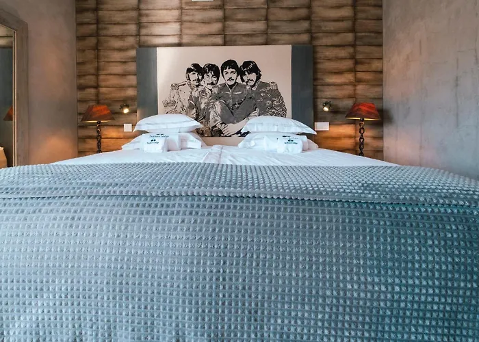 Surfers Lodge Peniche Ferrel 